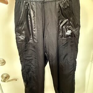 Nike Unisex Black Joggers with Zipper Pockets